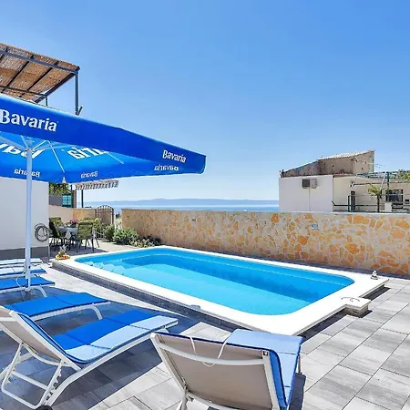 Nadea - With Private Pool Nyaraló