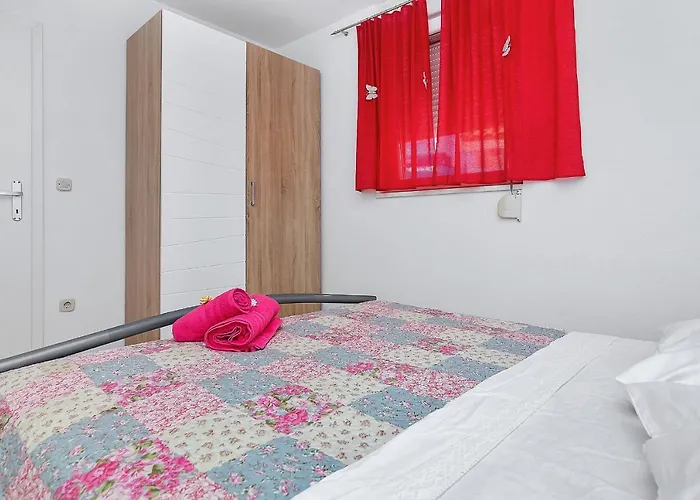 Semesterbostad Nadea - With Private Pool