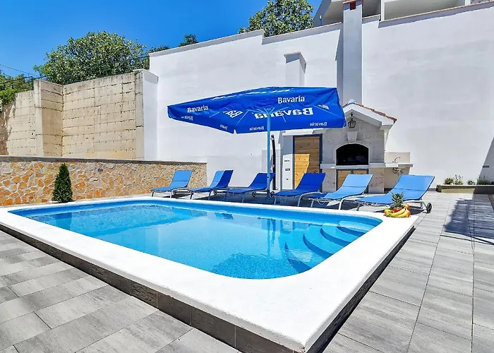 Nadea - With Private Pool Makarska